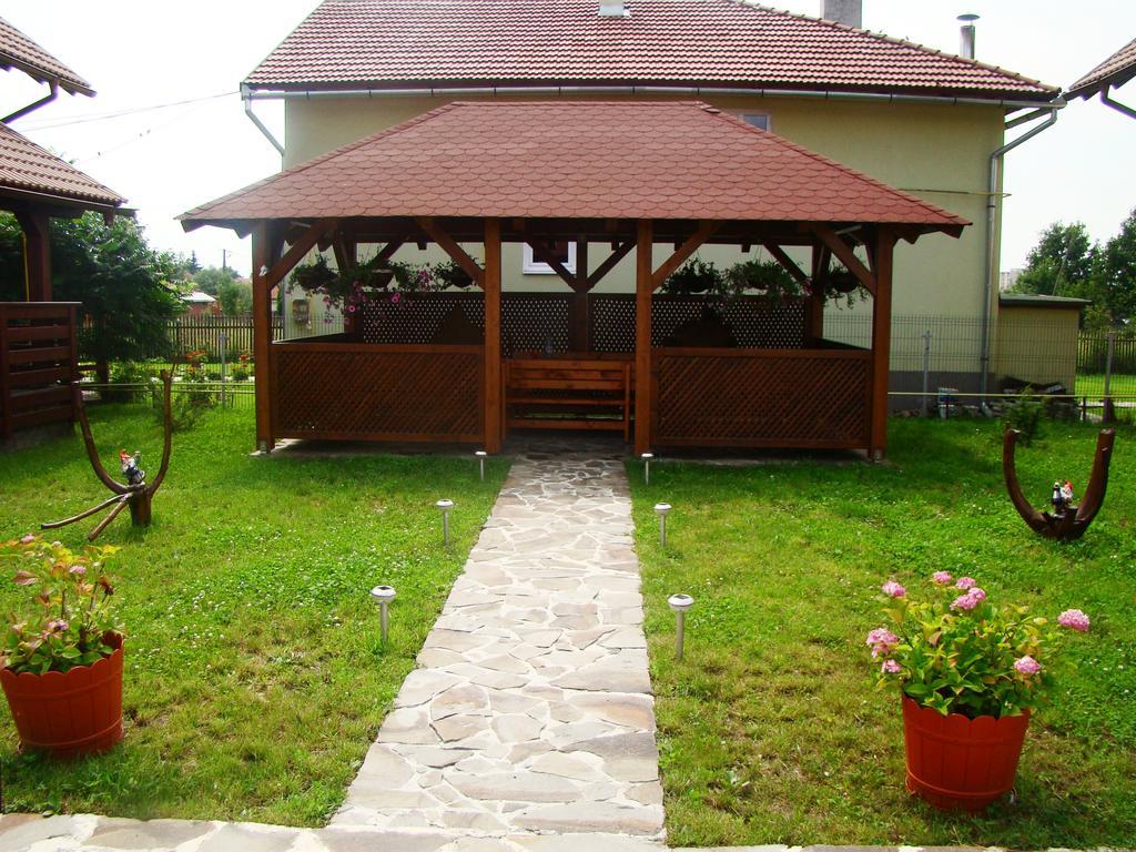 Hotel Colt De Rai Covasna Exterior foto